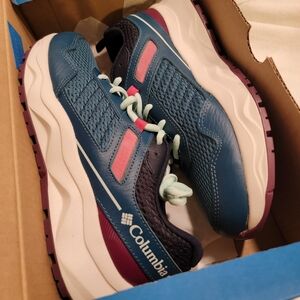 Columbia Women’s Plateau Hiking Shoes 9.5